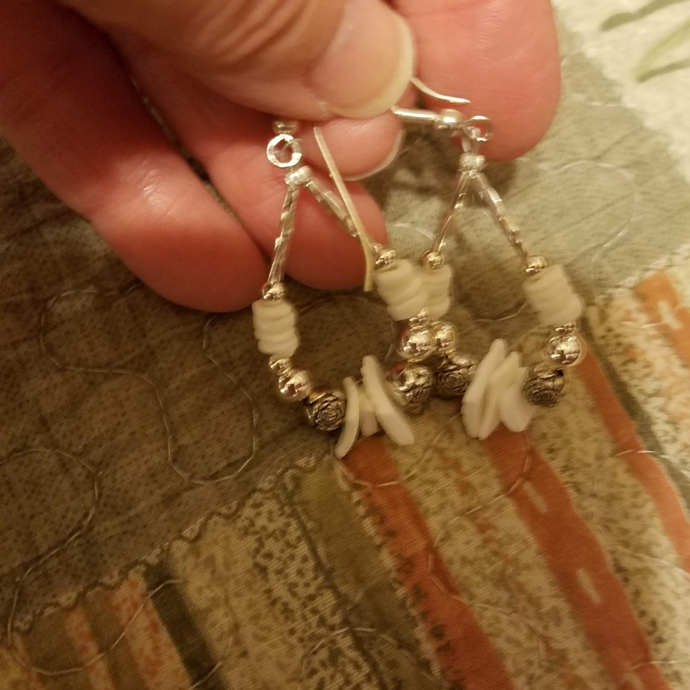 Pretty white and silver dangly handmade earringsPlease go to my page and see ot - Picture 9 of 12